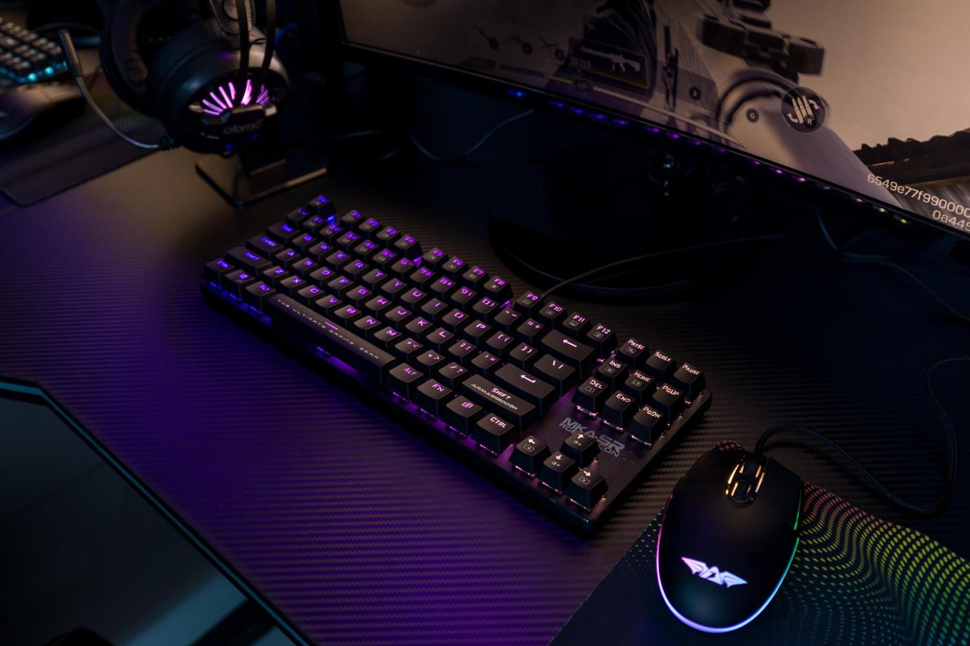 Arte Mont Kiara Aparthotel Kuala Lumpur Exterior photo A Razer gaming keyboard and mouse