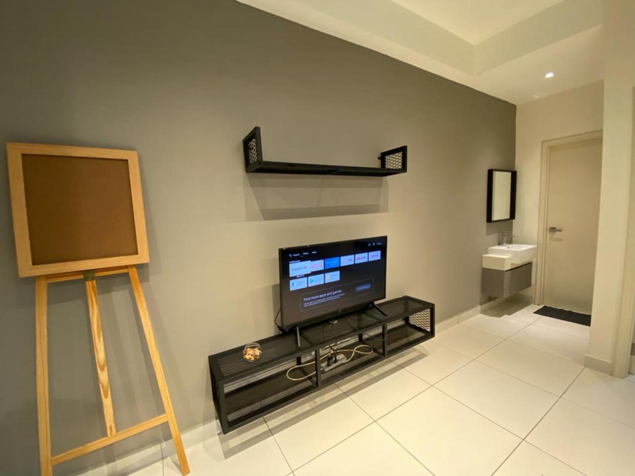 Arte Mont Kiara Aparthotel Kuala Lumpur Exterior photo A television in a hotel room